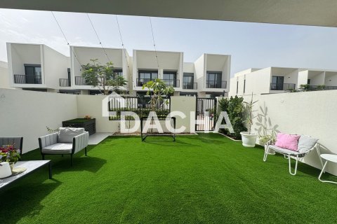 Вилла с 3 спальнями в Town Square, ОАЭ №155665