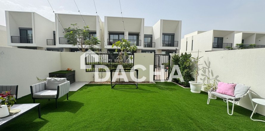 Вилла с 3 спальнями в Town Square, ОАЭ №155665