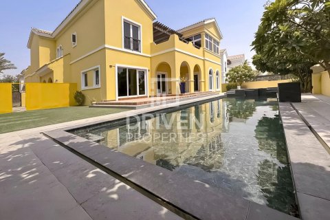 6 bedrooms Villa in Hacienda, UAE No. 188639