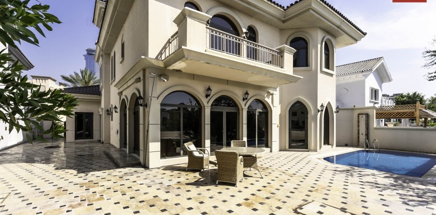 Вилла с 4 спальнями  №120442