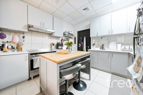 Вилла с 5 спальнями в Hacienda, ОАЭ №203922 9