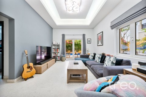 Вилла с 5 спальнями в Hacienda, ОАЭ №203922 5
