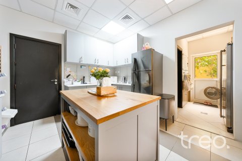 Вилла с 5 спальнями в Hacienda, ОАЭ №203922 10