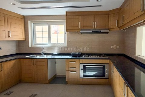 Villa de 5 chambres à Legacy, UAE No. 165904 12
