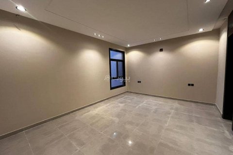 Villa de 5 dormitorios en Riyadh, Saudi Arabia No. 60222 19