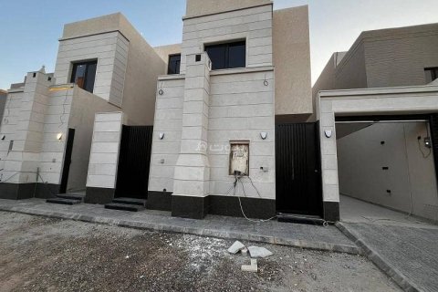 Villa de 5 dormitorios en Riyadh, Saudi Arabia No. 60222 1