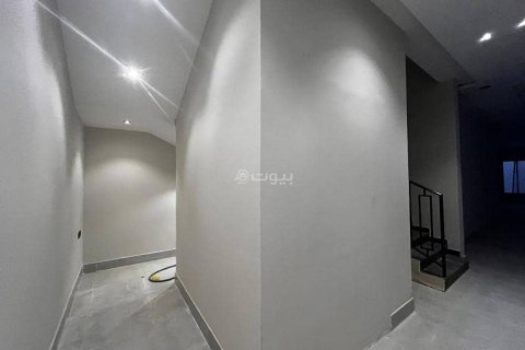 Villa de 5 dormitorios en Riyadh, Saudi Arabia No. 60222 6