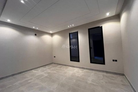 Villa de 5 dormitorios en Riyadh, Saudi Arabia No. 60222 4
