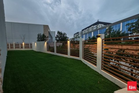 2 bedrooms Townhouse in Dubai, UAE No. 143555