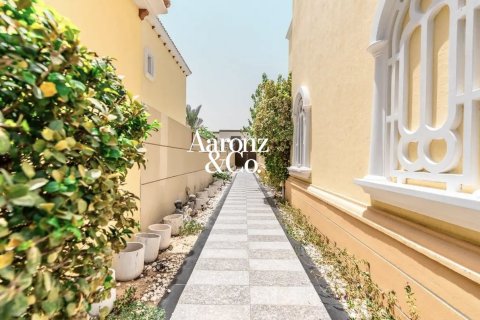 Villa de 4 dormitorios en Jumeirah Park, UAE No. 203968 15