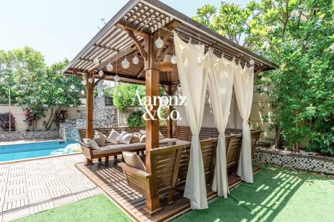 Villa de 4 dormitorios en Jumeirah Park, UAE No. 203968 4