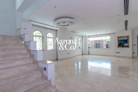 Villa de 4 dormitorios en Jumeirah Park, UAE No. 203968 6