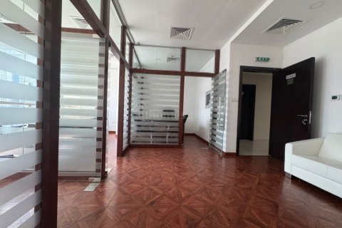 54m² Office in B2B Tower, UAE No. 163056 10