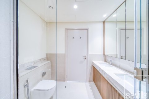 Квартира с 3 спальнями в EMAAR Beachfront, ОАЭ №194685 3