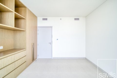 Квартира с 3 спальнями в EMAAR Beachfront, ОАЭ №194685 14