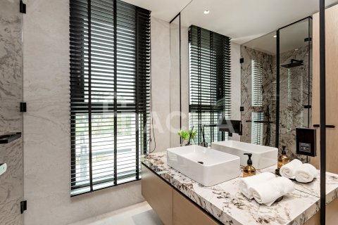 Villa de 5 dormitorios en Jumeirah Islands, UAE No. 200327 10