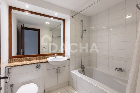 Квартира с 3 спальнями в Emaar 6 Towers, ОАЭ №162136 5