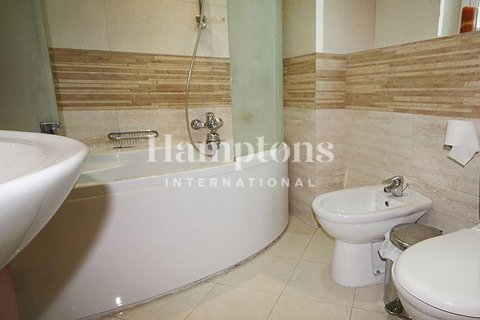 Apartment de 2 dormitorios en The Address Dubai Marina, UAE No. 142149 5