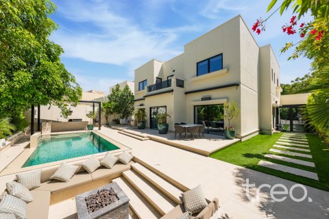 Villa de 5 dormitorios en Meadows, UAE No. 199175