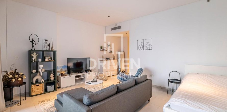 Studio Apartment in Marquise Square Tower, UAE No. 201817