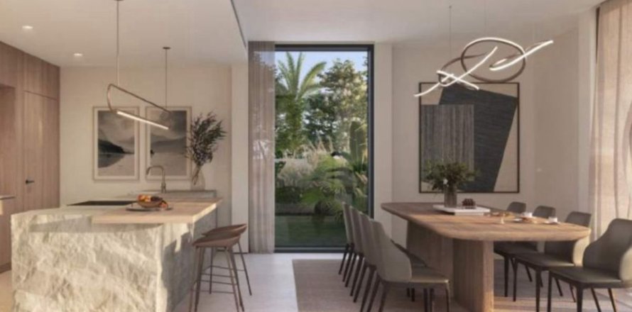 4 bedrooms Townhouse  No. 108229