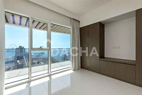 Квартира с 2 спальнями в EMAAR Beachfront, ОАЭ №162060 8
