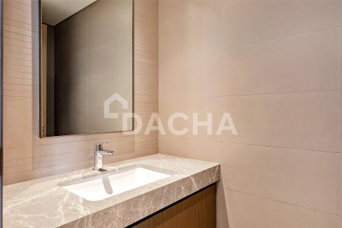 Квартира с 2 спальнями в EMAAR Beachfront, ОАЭ №162060 24