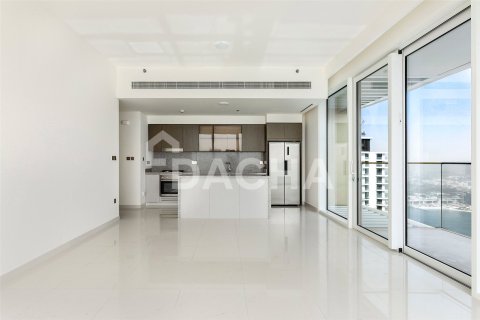 Квартира с 2 спальнями в EMAAR Beachfront, ОАЭ №162060 22