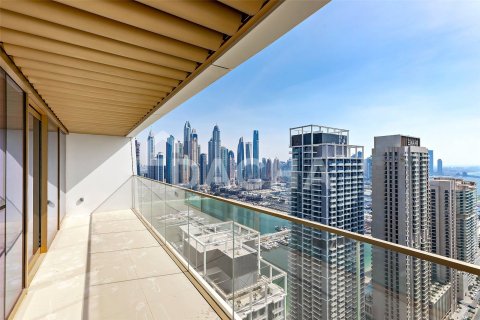 Квартира с 2 спальнями в EMAAR Beachfront, ОАЭ №162060 19
