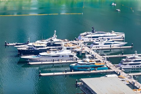 Квартира с 2 спальнями в EMAAR Beachfront, ОАЭ №162060 13