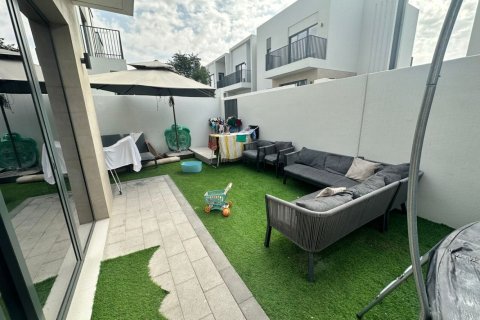 4 bedrooms Villa in EMAAR South, UAE No. 165374 13