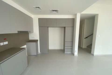 4 bedrooms Villa in EMAAR South, UAE No. 165374 3