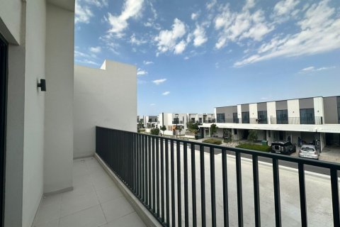 4 bedrooms Villa in EMAAR South, UAE No. 165374 15