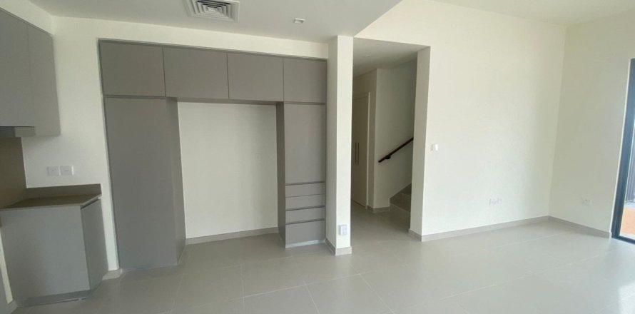 4 bedrooms Villa in EMAAR South, UAE No. 165374