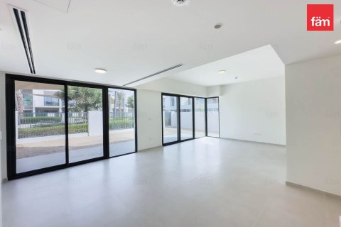Townhouse de 4 dormitorios  No. 115240 2