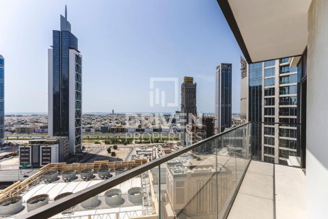 Квартира с 2 спальнями в Burj Crown, ОАЭ №193593 4