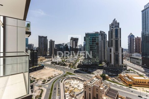 Квартира с 2 спальнями в Burj Crown, ОАЭ №193593 3