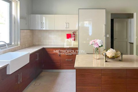 Villa de 5 dormitorios  No. 128469 9