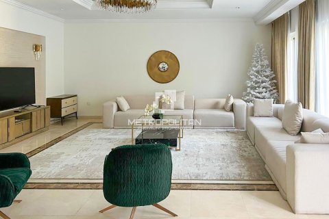 Villa de 5 dormitorios  No. 128469 2