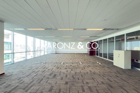 Office de 353m² en Sheikh Zayed Road, UAE No. 132928 4