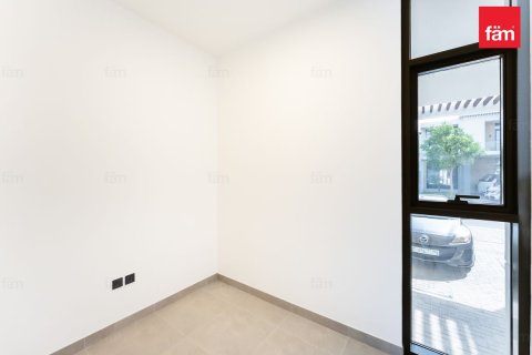 4 bedrooms Villa in Dubai, UAE No. 187836 9