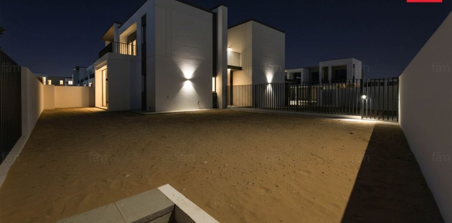 4 bedrooms Townhouse in Dubai, UAE No. 187837