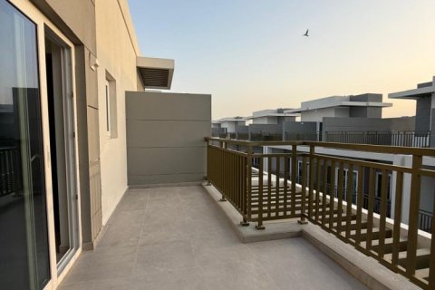 Таунхаус с 4 спальнями в DAMAC Hills (Akoya by DAMAC), ОАЭ №160176 4