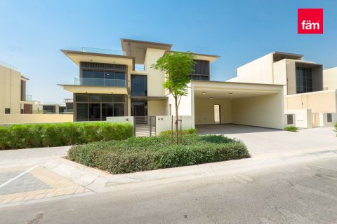 Villa de 5 dormitorios  No. 115952 2