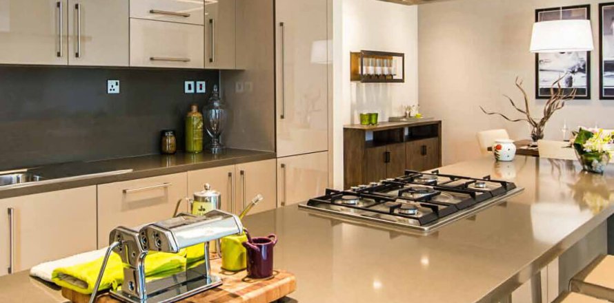 Квартира с 3 спальнями  №109121