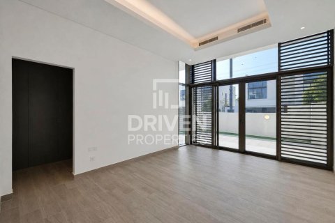 6 bedrooms Villa in District One, UAE No. 199982 24