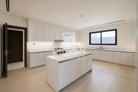 6 bedrooms Villa in District One, UAE No. 199982 25