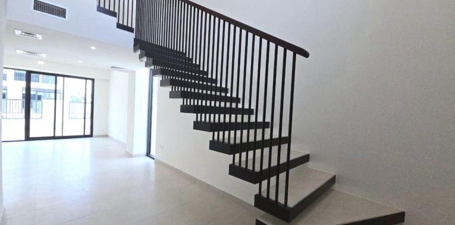 4 bedrooms Townhouse  No. 131212