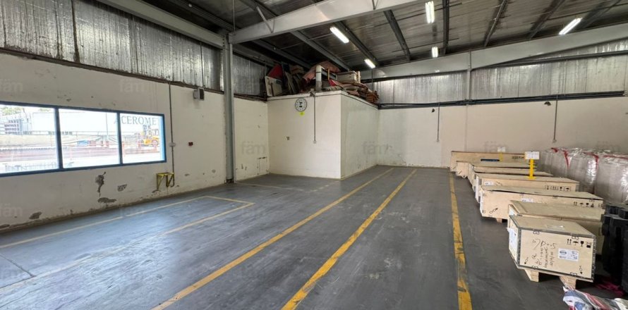 Warehouse de 204.4m² à Al Quoz, UAE No. 144405
