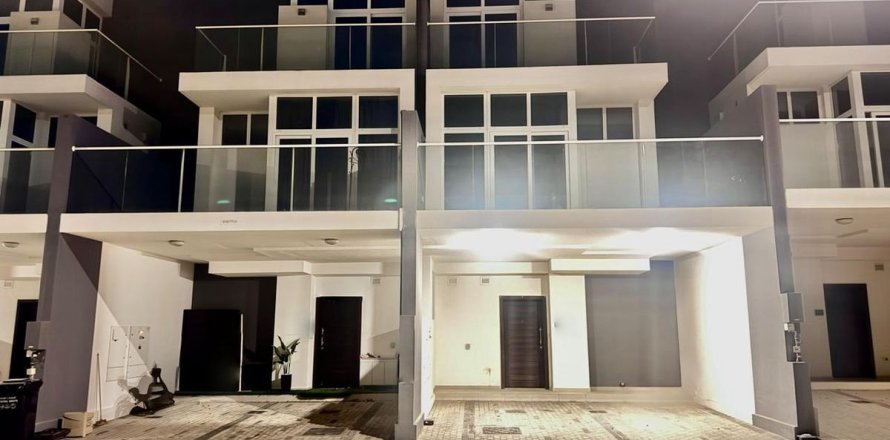 Villa de 5 chambres à Dubai, UAE No. 140427